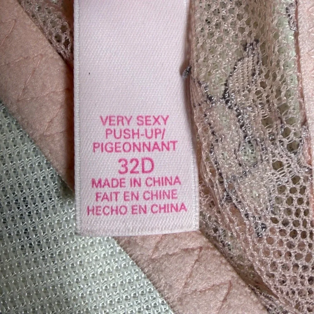 Victorias Secret Very Sexy Push-Up Bra 32D Peach  Lace Satin T-Back Racerback